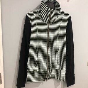 Lululemon Daily Yoga Jacket light green and black size 4